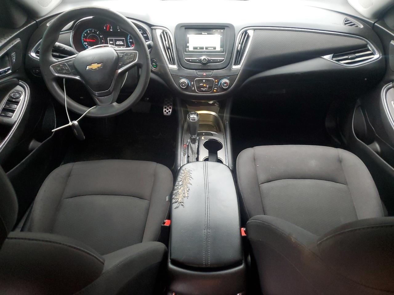 2017 CHEVROLET MALIBU LT photo 8