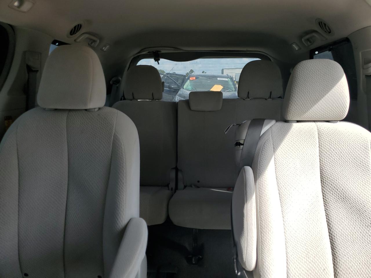2014 TOYOTA SIENNA LE photo 10