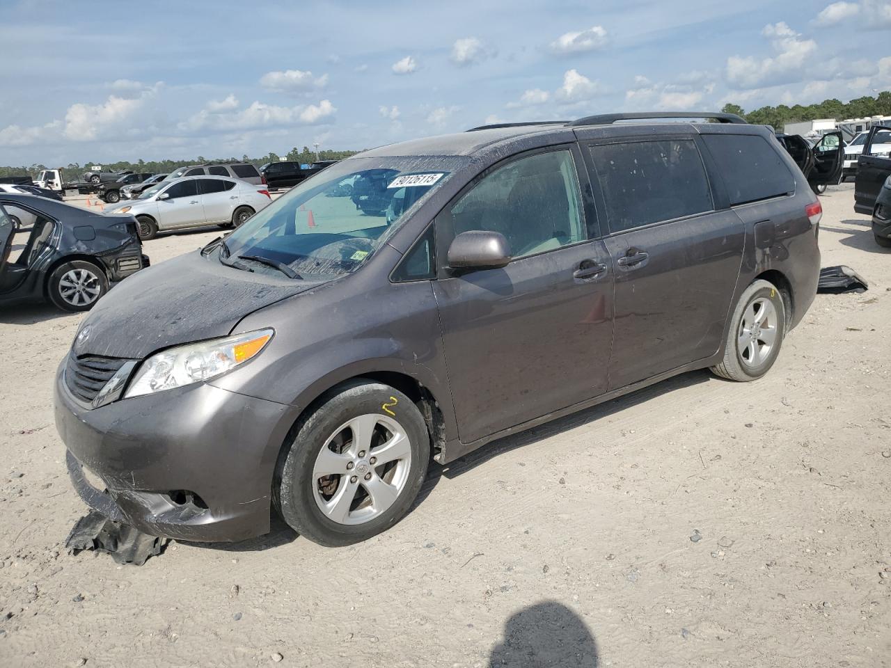 2014 TOYOTA SIENNA