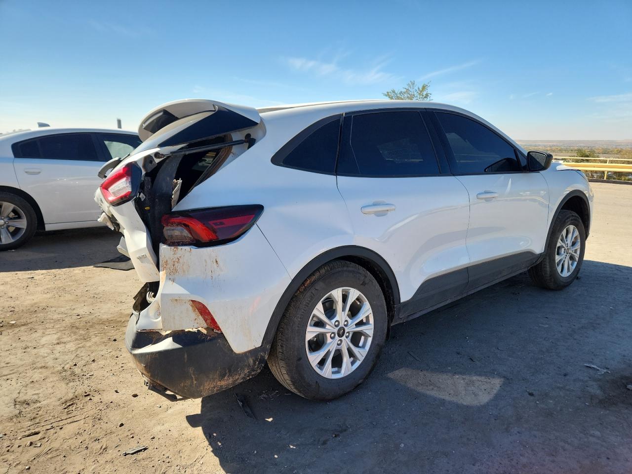 2025 FORD ESCAPE ACTIVE photo 3
