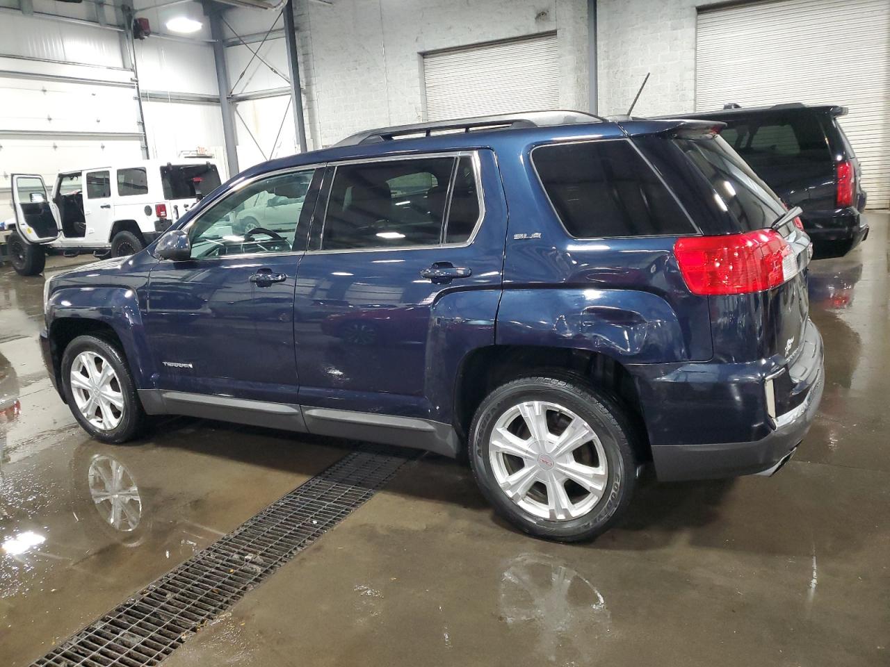2017 GMC TERRAIN SLE photo 3