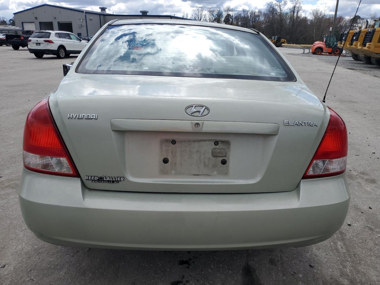 2003 HYUNDAI ELANTRA GLS photo 11
