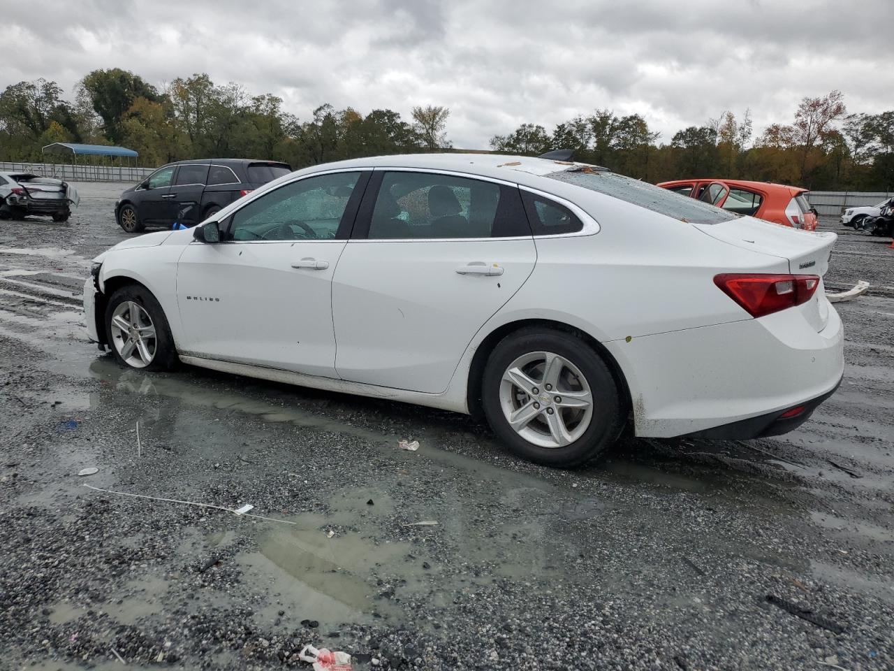 2022 CHEVROLET MALIBU LS photo 4