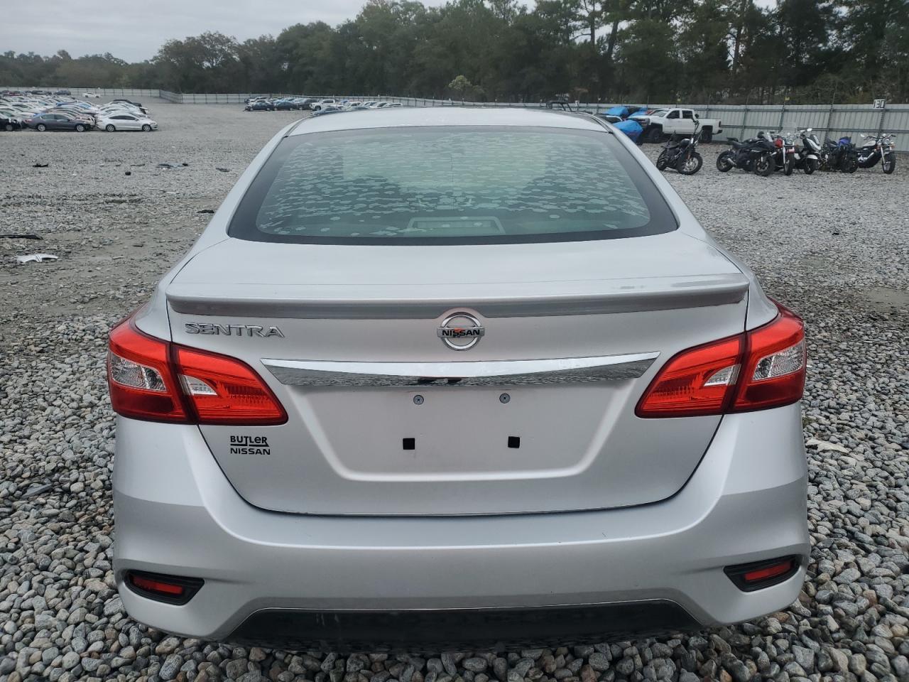 2017 NISSAN SENTRA S photo 6