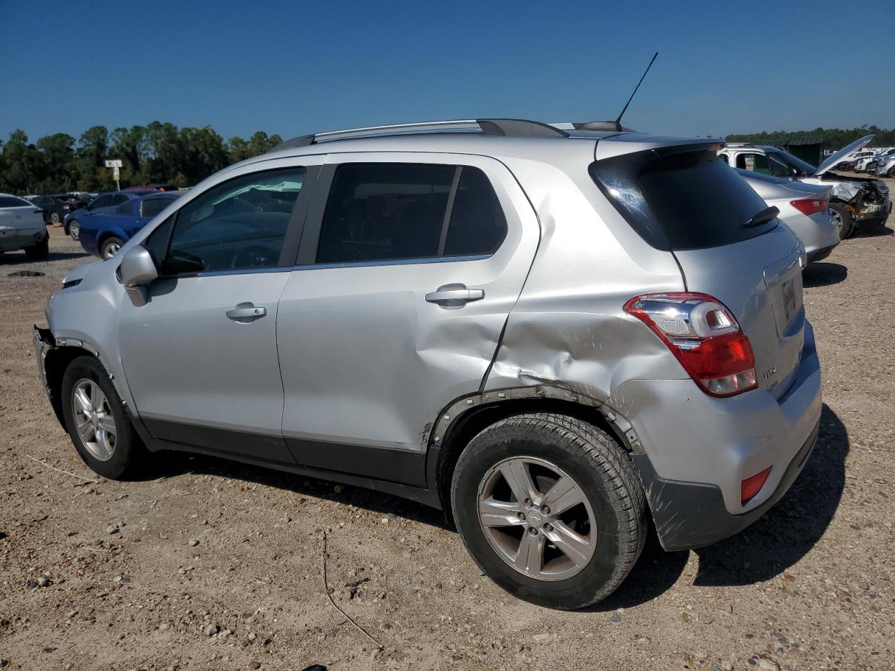 2017 CHEVROLET TRAX 1LT photo 3
