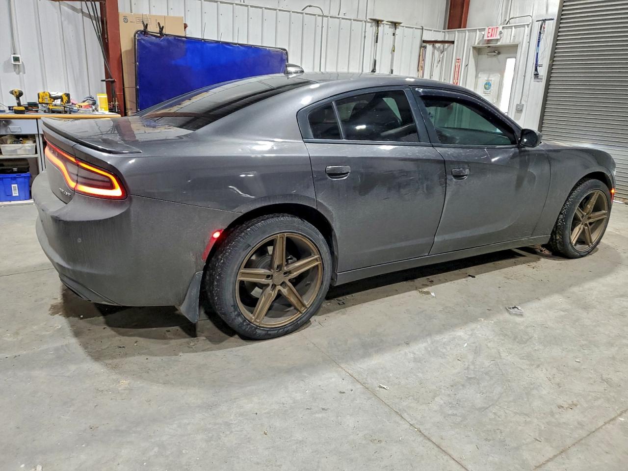 2016 DODGE CHARGER SXT photo 3