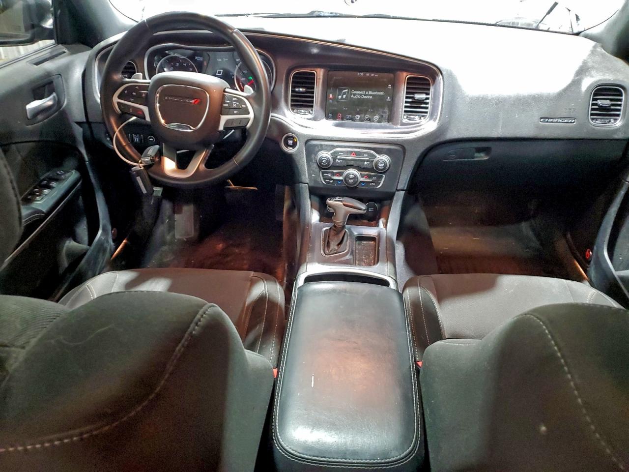 2016 DODGE CHARGER SXT photo 8
