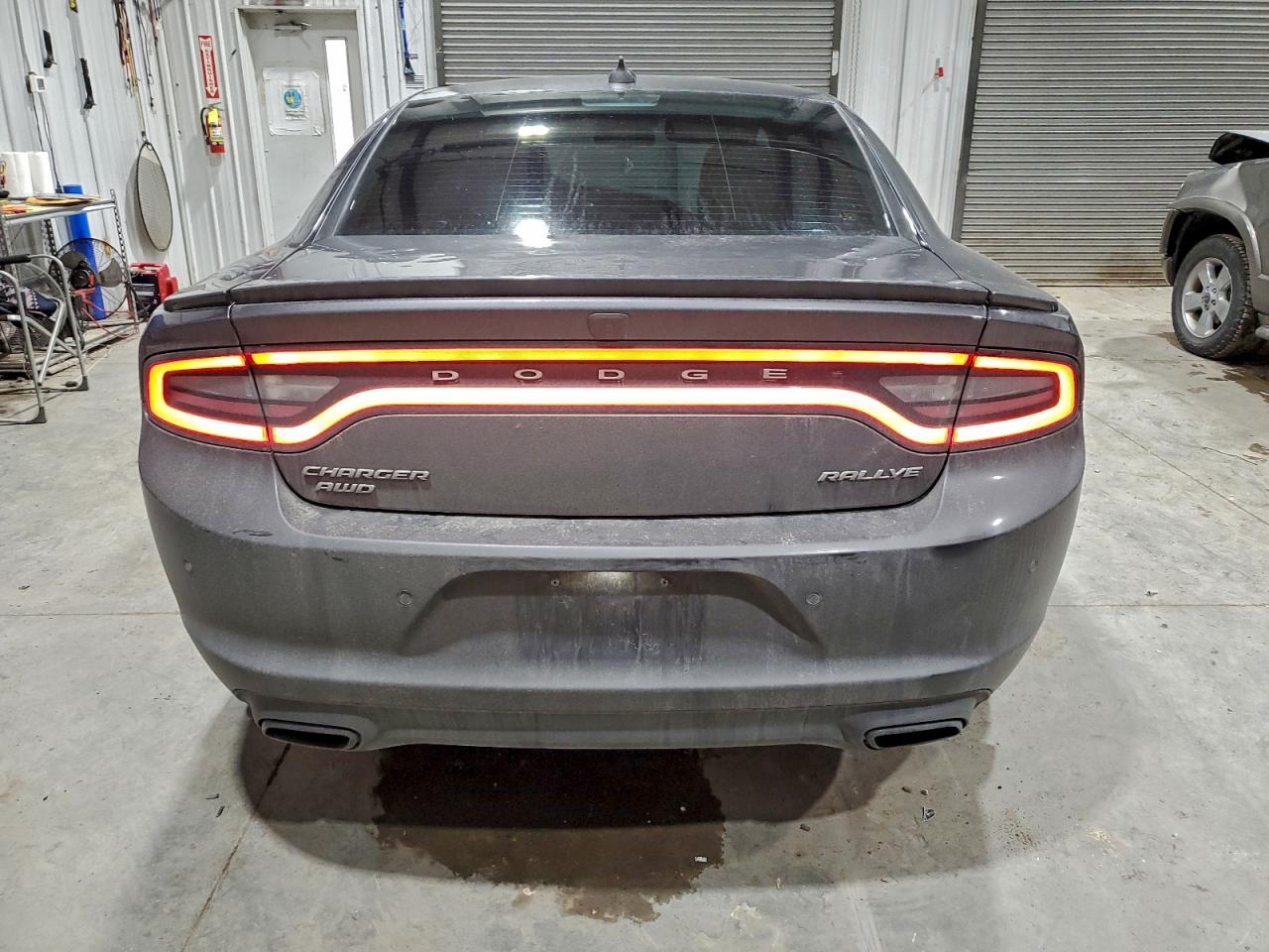 2016 DODGE CHARGER SXT photo 6