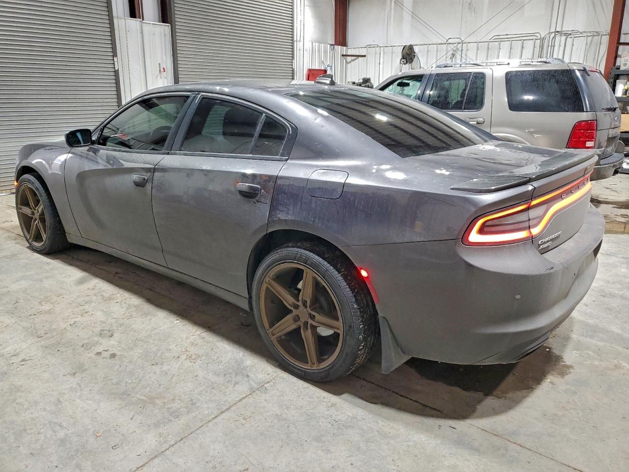 2016 DODGE CHARGER SXT photo 2