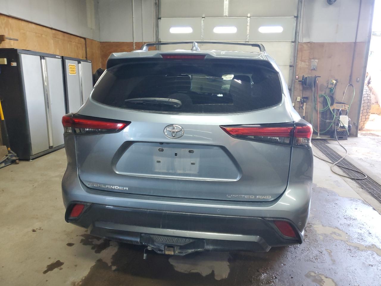 2022 TOYOTA HIGHLANDER LIMITED photo 16