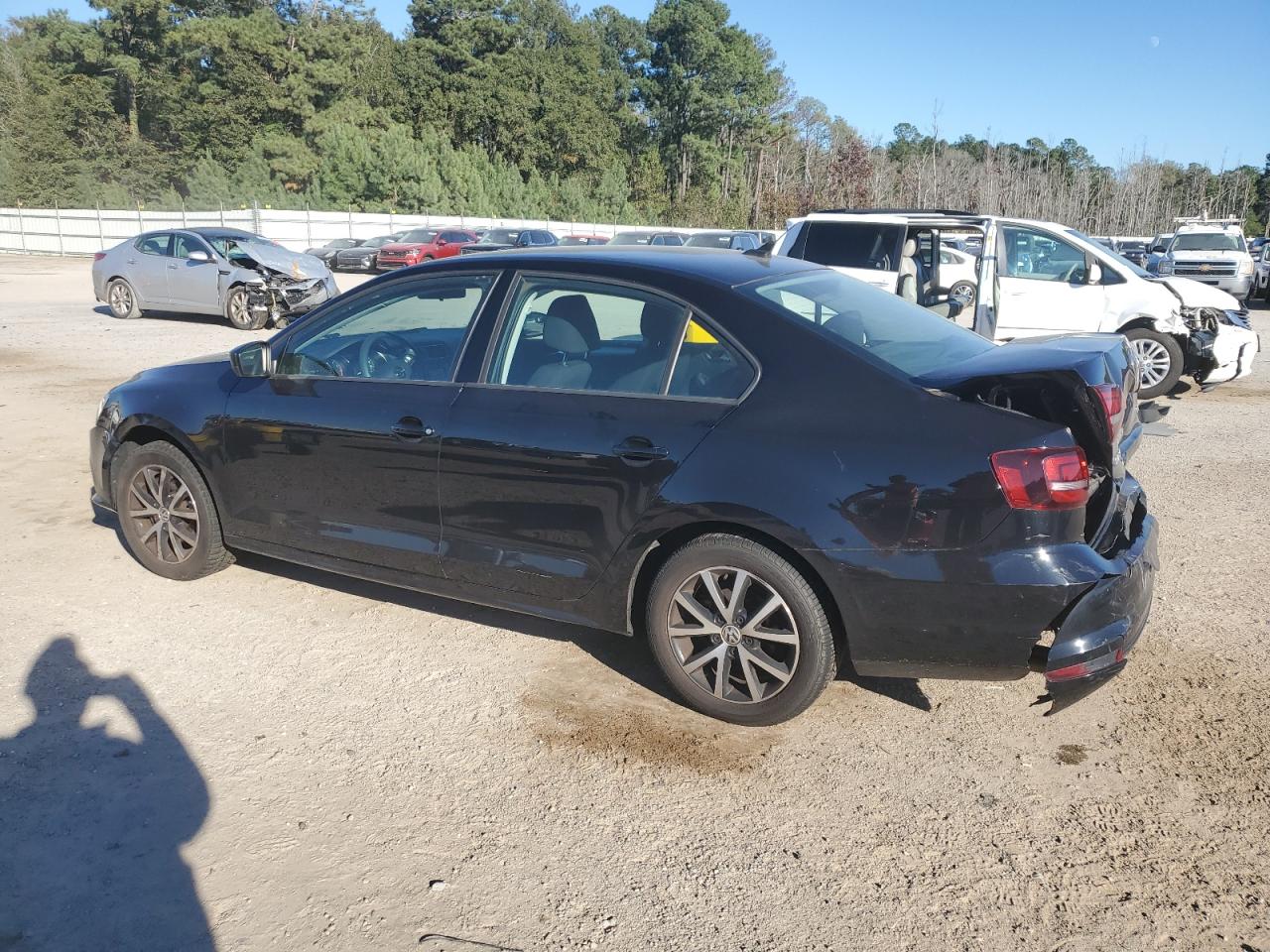 2016 VOLKSWAGEN JETTA SE photo 2