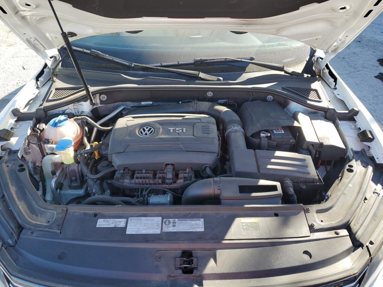 2017 VOLKSWAGEN PASSAT R-LINE photo 31