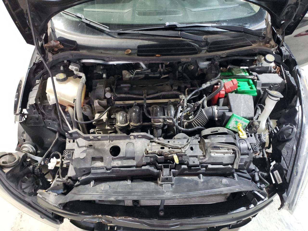 2016 FORD FIESTA SE photo 31