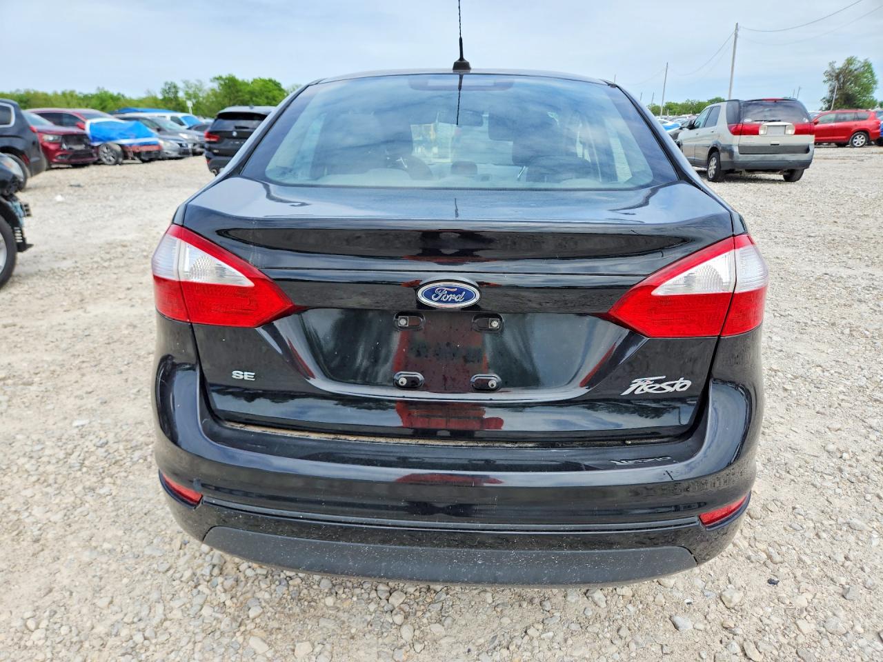2016 FORD FIESTA SE photo 16