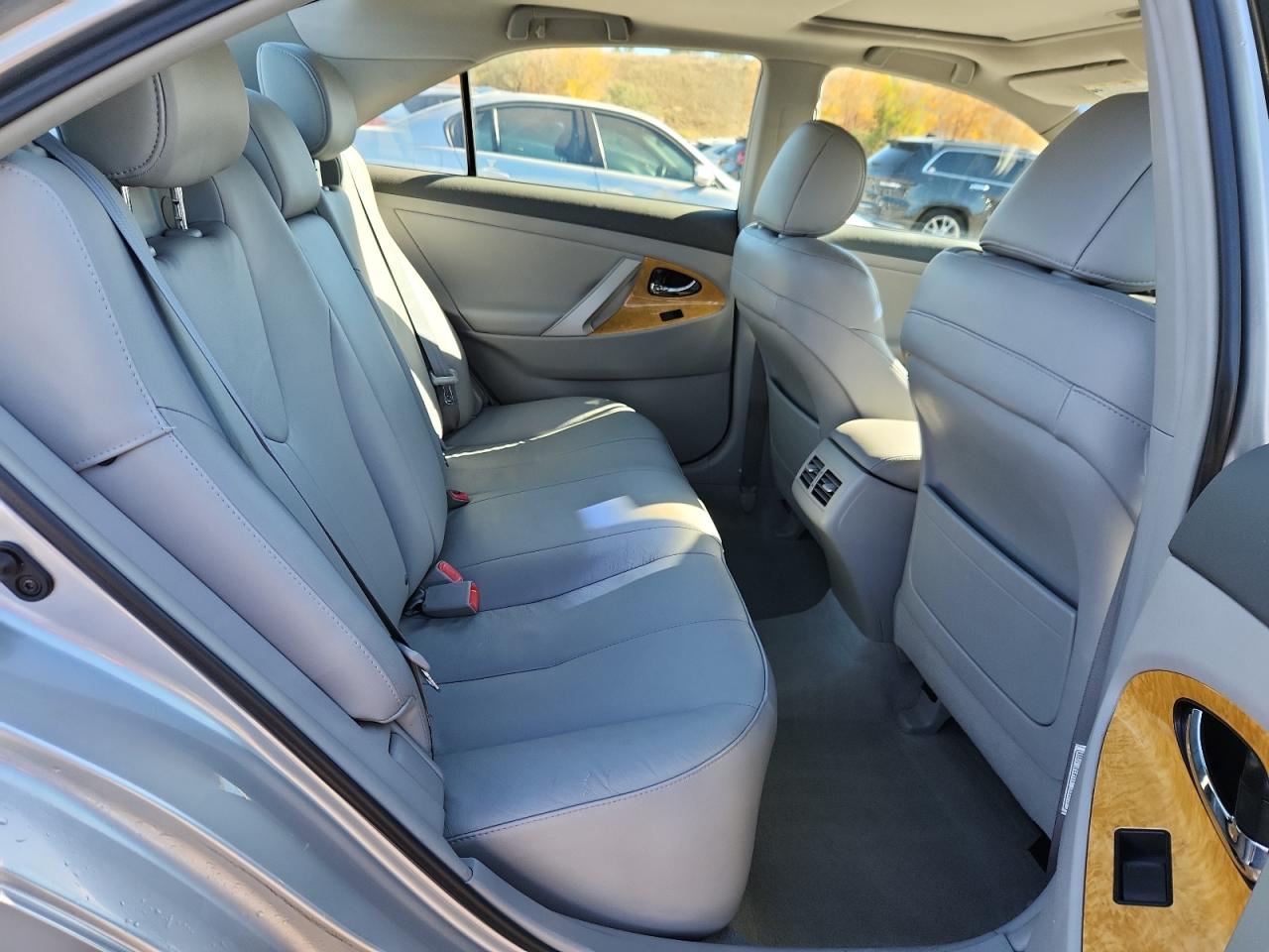 2007 TOYOTA CAMRY XLE photo 10