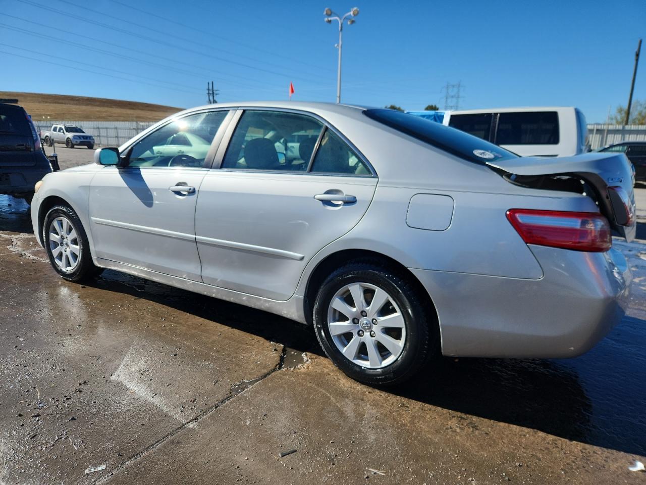 2007 TOYOTA CAMRY XLE photo 2