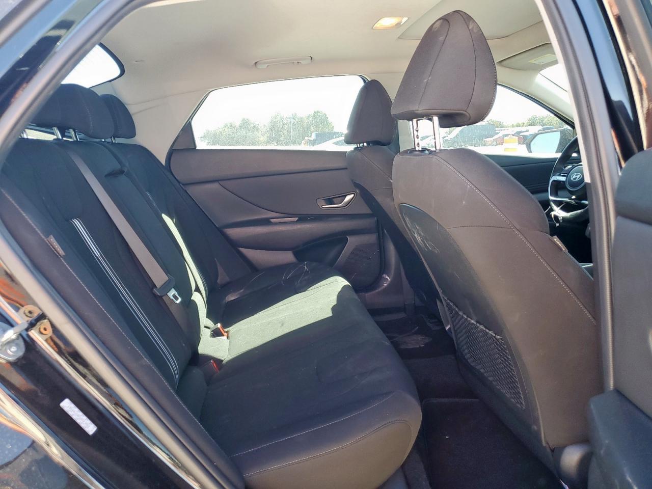 2024 HYUNDAI ELANTRA SEL photo 10
