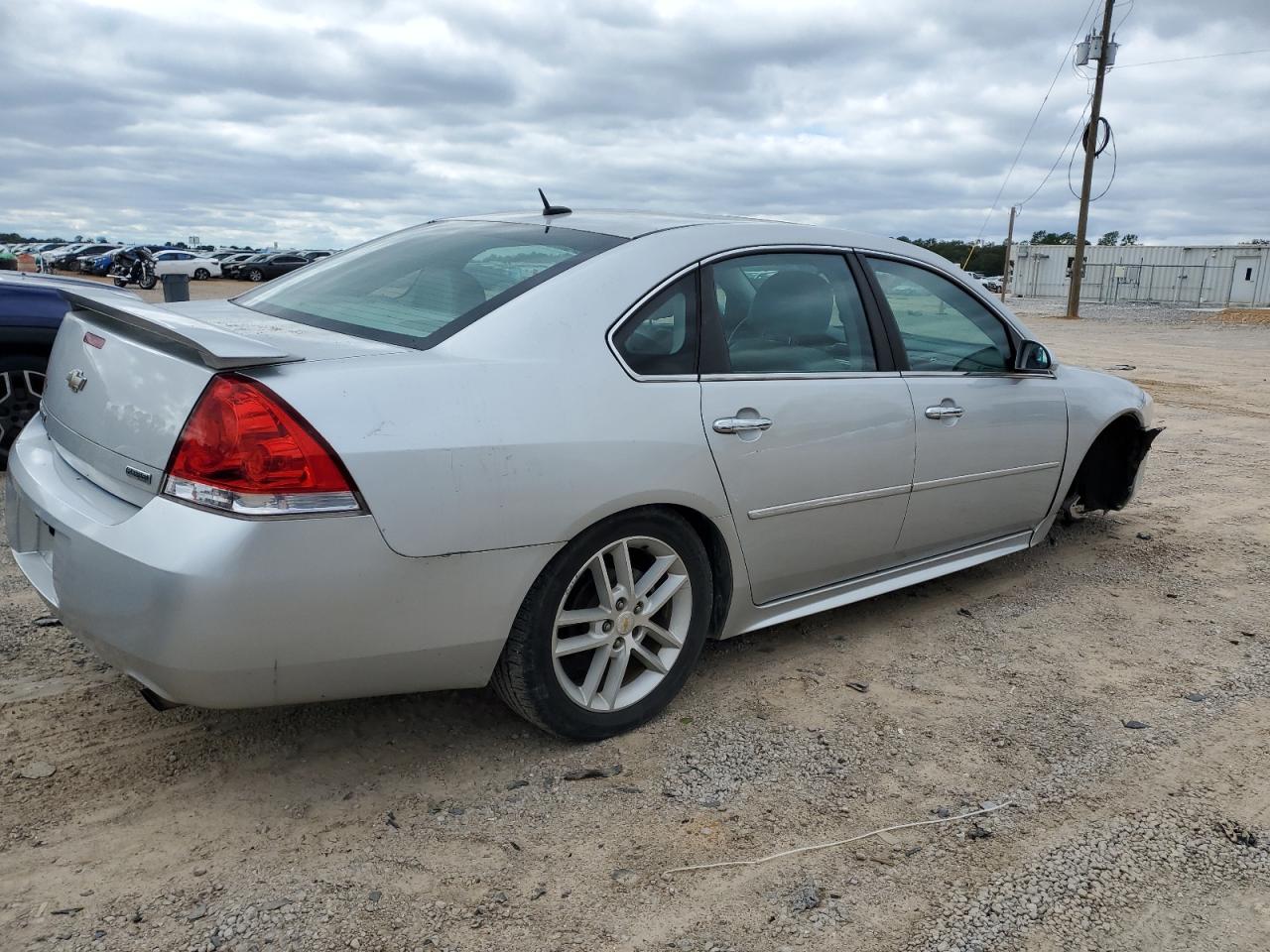 2012 CHEVROLET IMPALA LTZ photo 3