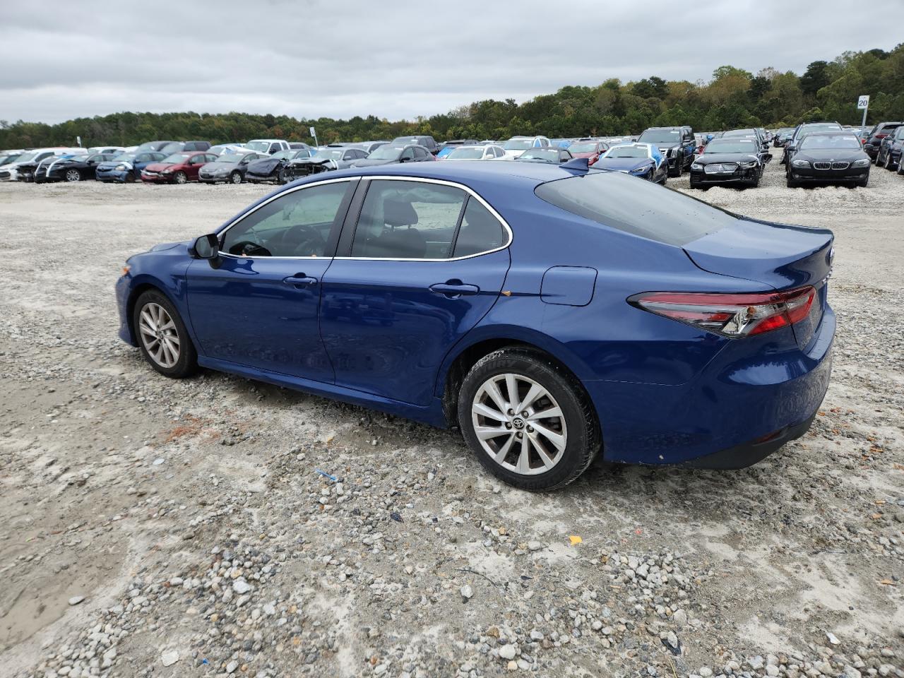 2023 TOYOTA CAMRY LE photo 3