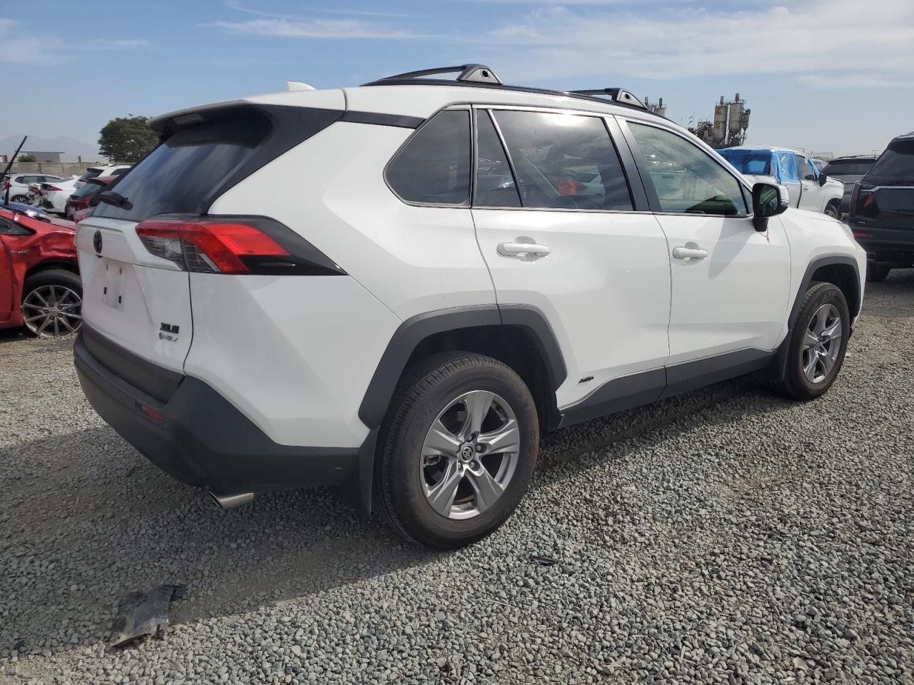 2025 TOYOTA RAV4 XLE photo 3