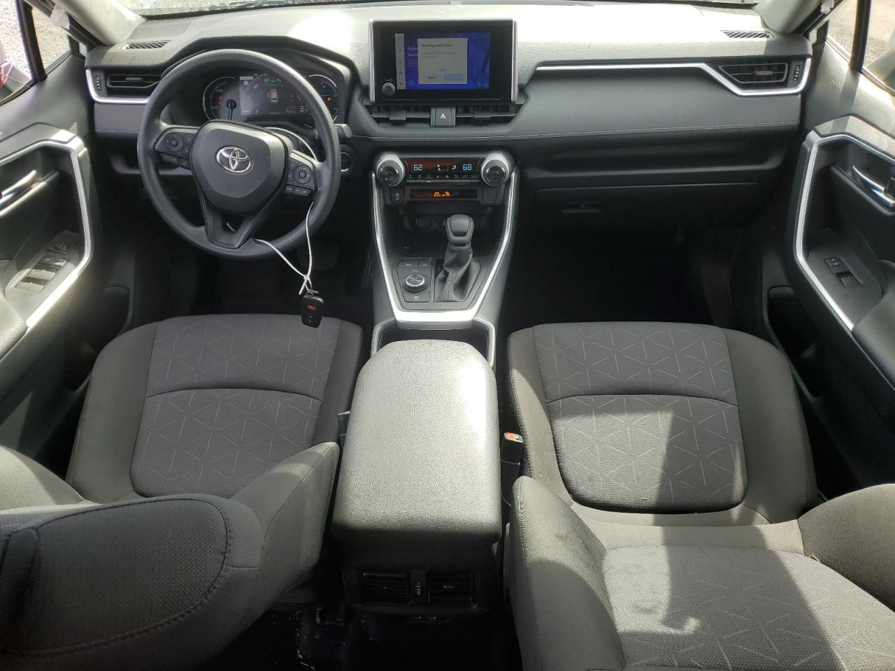 2025 TOYOTA RAV4 XLE photo 8