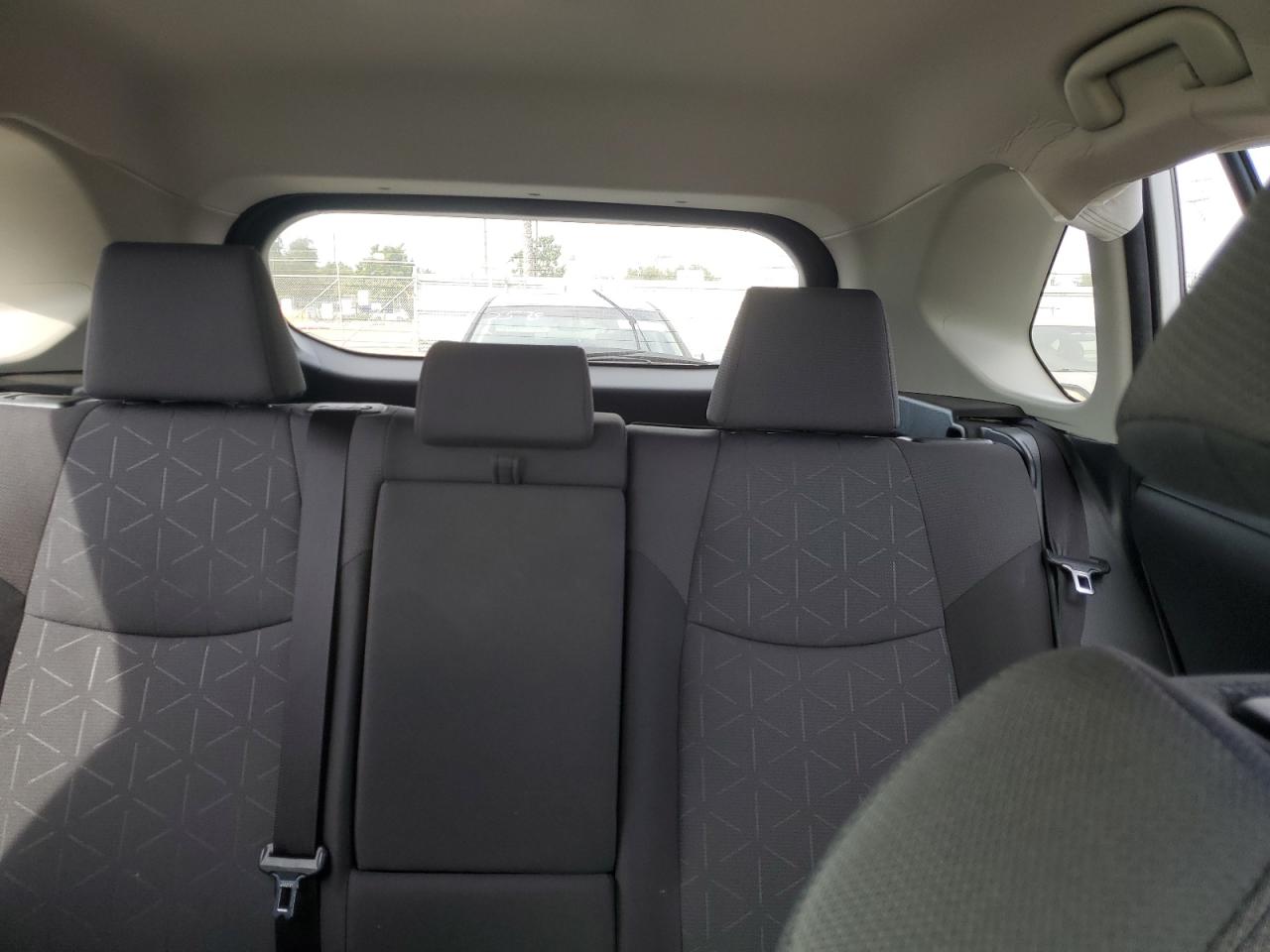 2025 TOYOTA RAV4 XLE photo 10