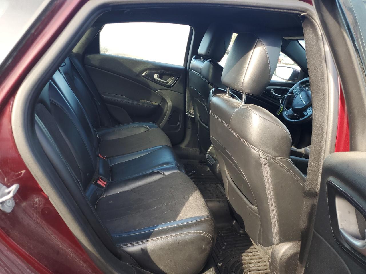 2015 CHRYSLER 200 S photo 19