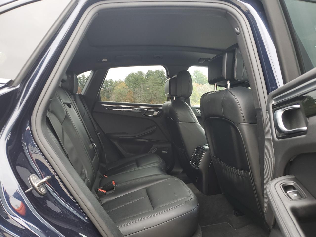 2018 PORSCHE MACAN photo 21