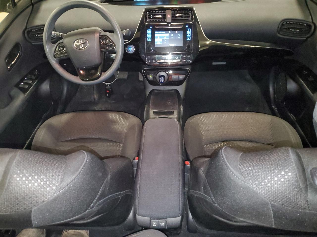 2019 TOYOTA PRIUS photo 8