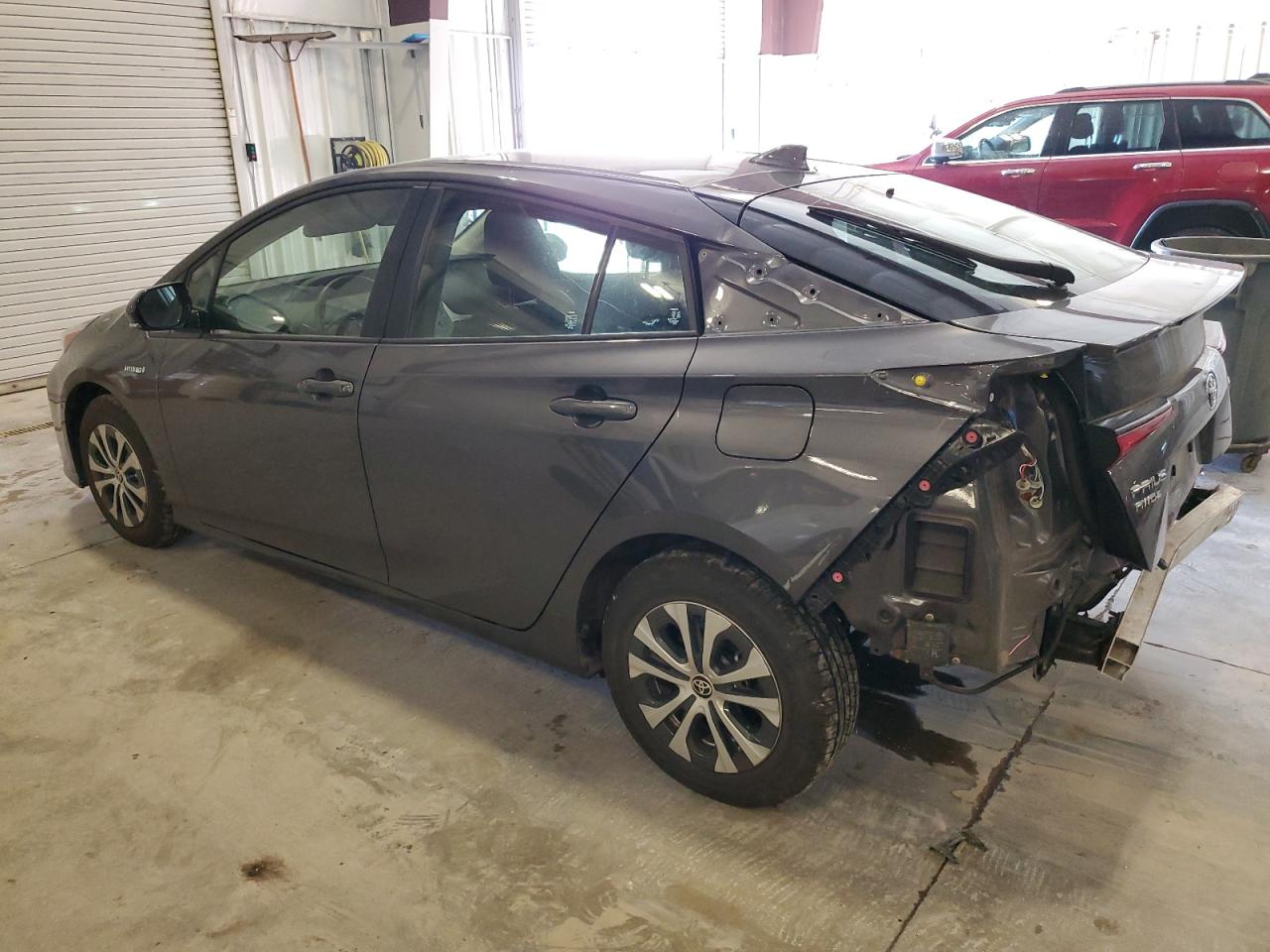 2019 TOYOTA PRIUS photo 2