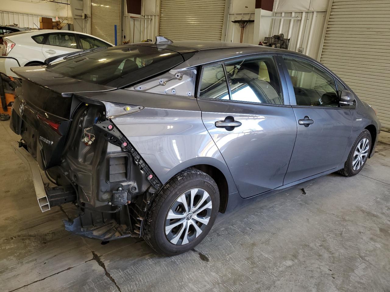 2019 TOYOTA PRIUS photo 3