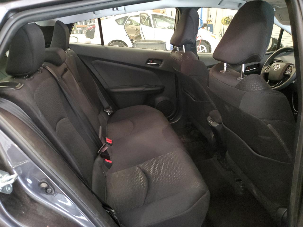 2019 TOYOTA PRIUS photo 10