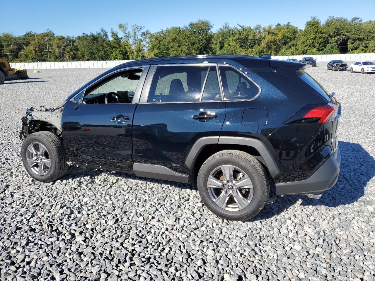 2025 TOYOTA RAV4 XLE photo 3