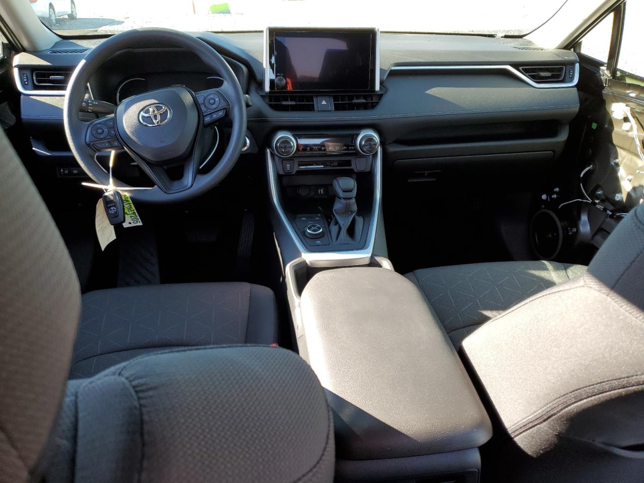 2025 TOYOTA RAV4 XLE photo 15