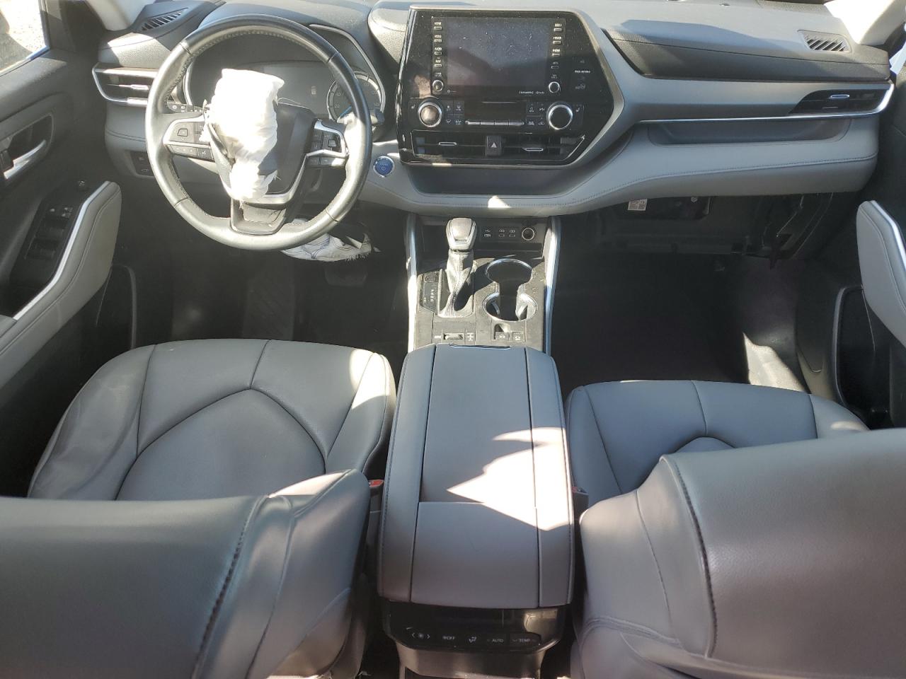 2022 TOYOTA HIGHLANDER HYBRID XLE photo 8