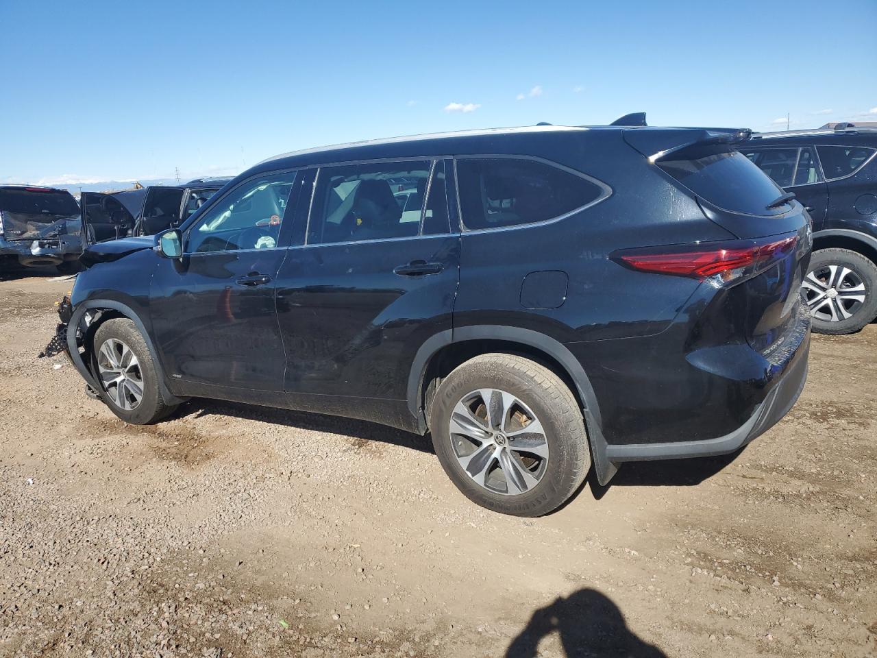 2022 TOYOTA HIGHLANDER HYBRID XLE photo 2