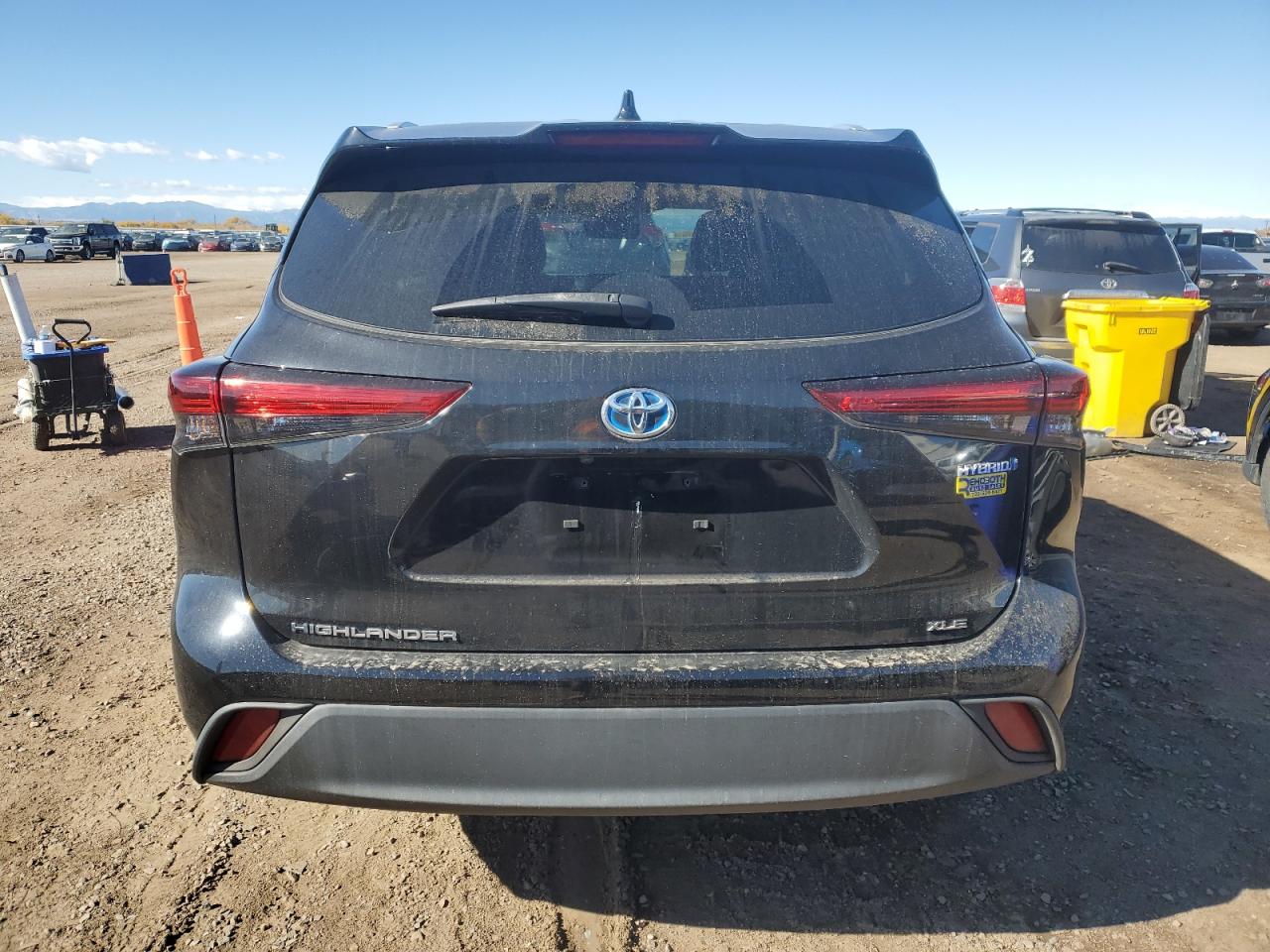 2022 TOYOTA HIGHLANDER HYBRID XLE photo 6