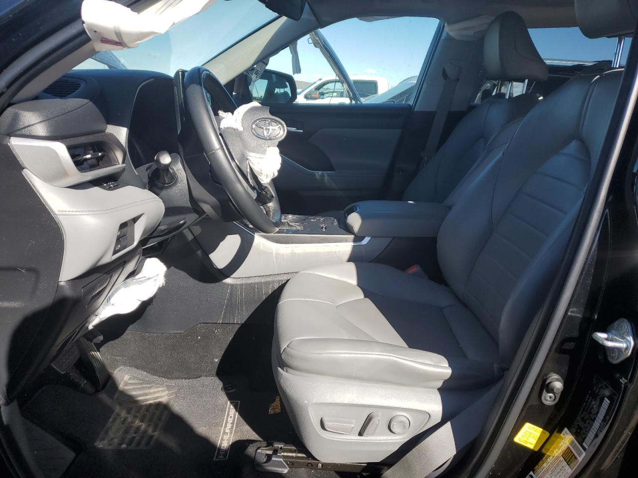 2022 TOYOTA HIGHLANDER HYBRID XLE photo 7