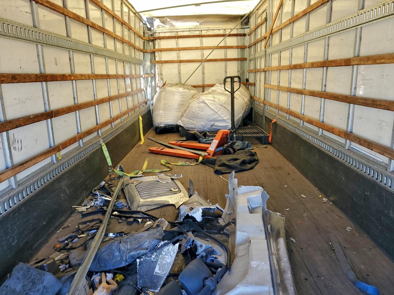 2014 INTERNATIONAL MA025 BOX TRUCK photo 6