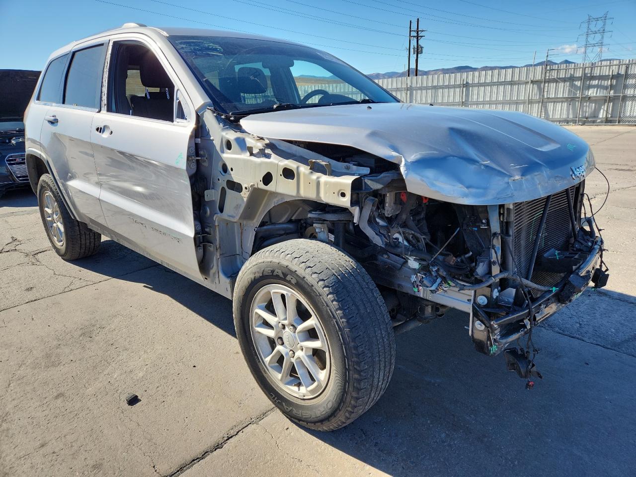 2020 JEEP GRAND CHEROKEE LAREDO photo 7