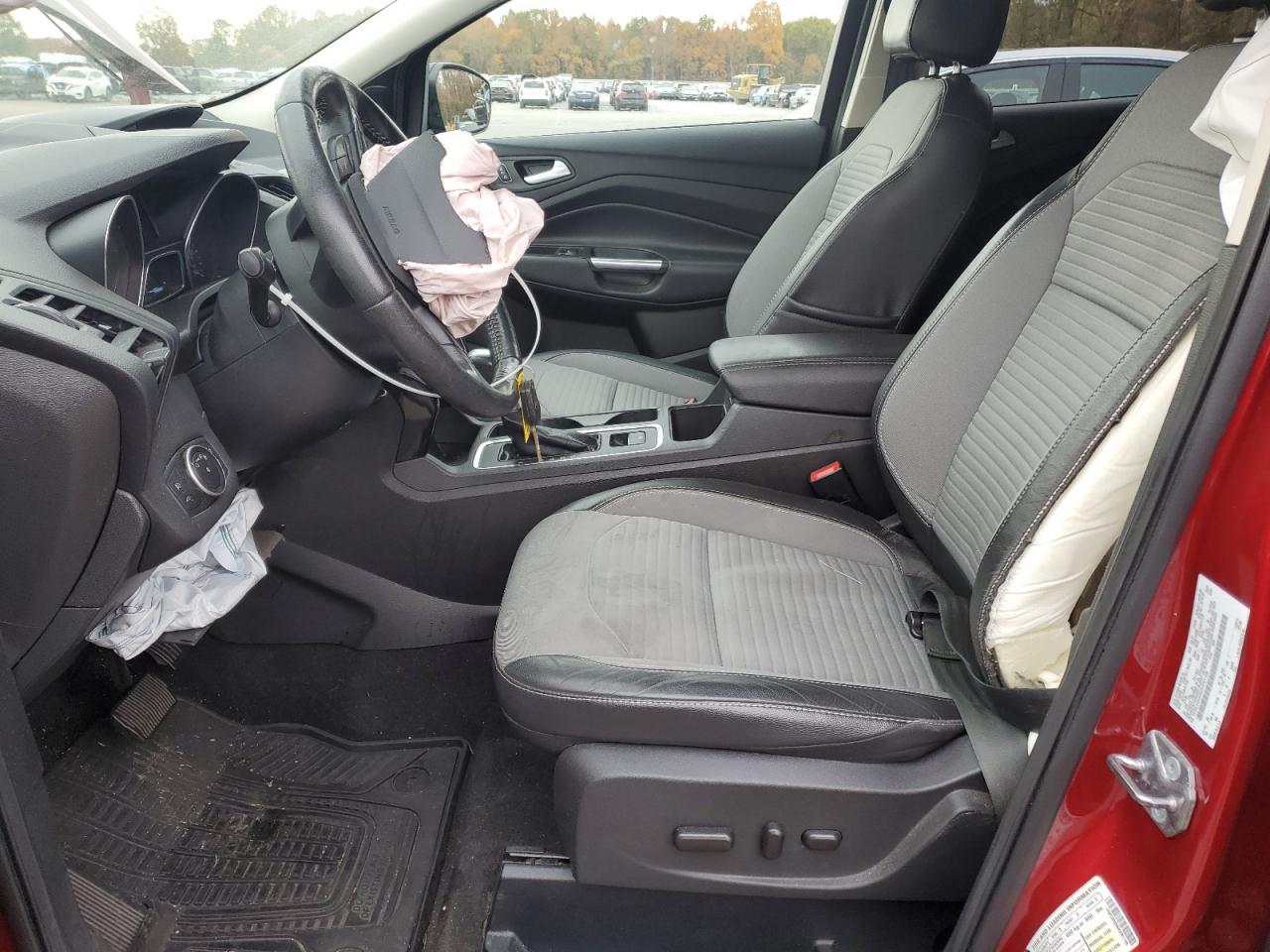 2017 FORD ESCAPE SE photo 13
