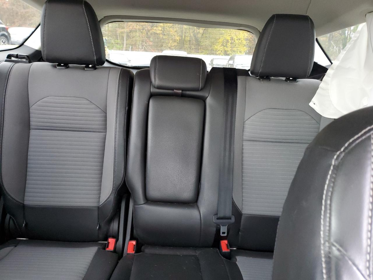 2017 FORD ESCAPE SE photo 19