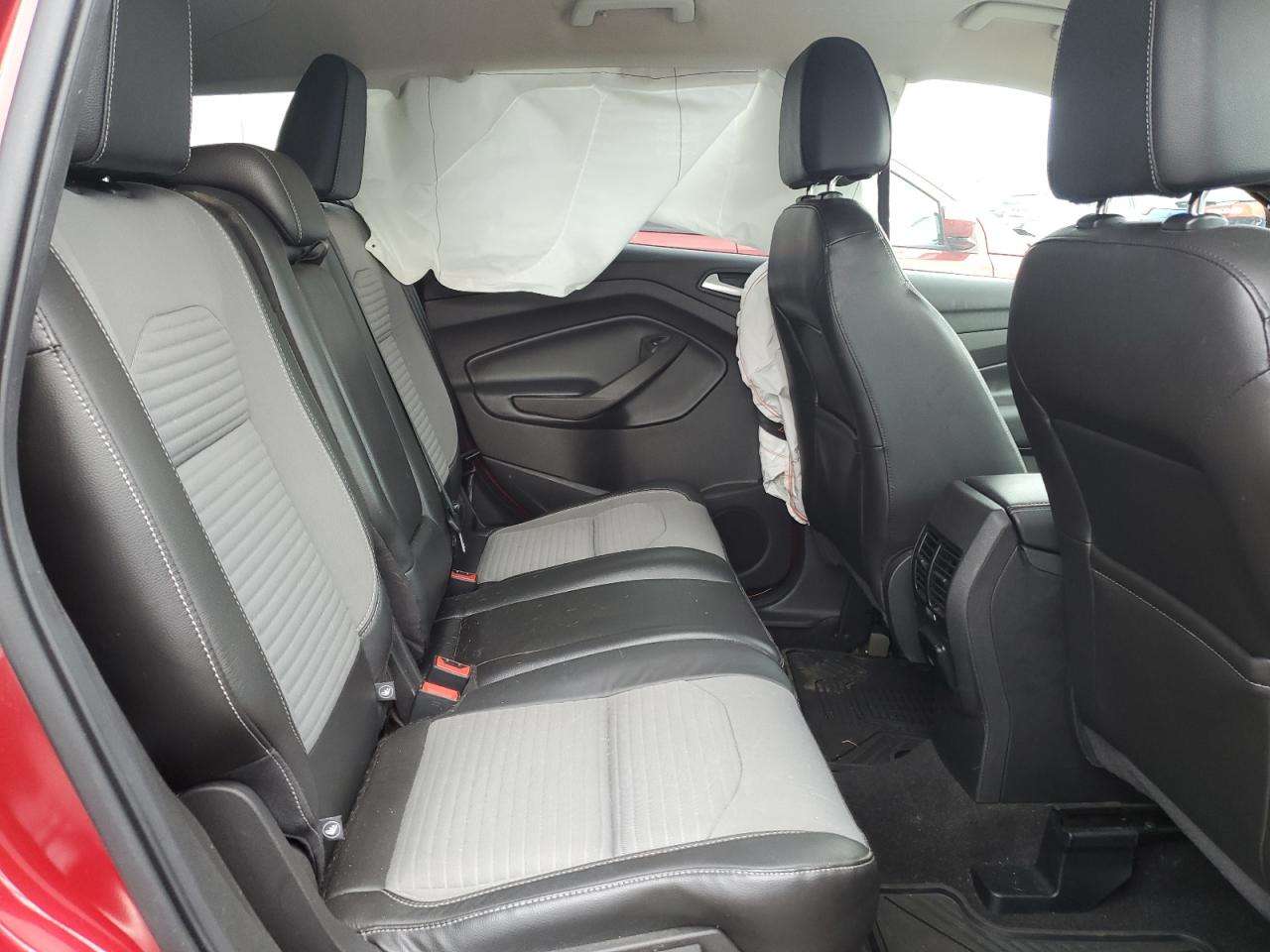 2017 FORD ESCAPE SE photo 21