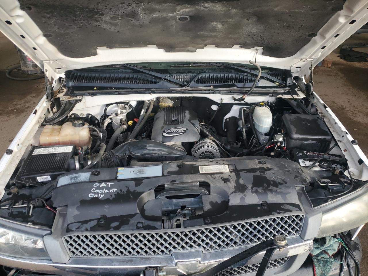 2004 CHEVROLET SILVERADO photo 11