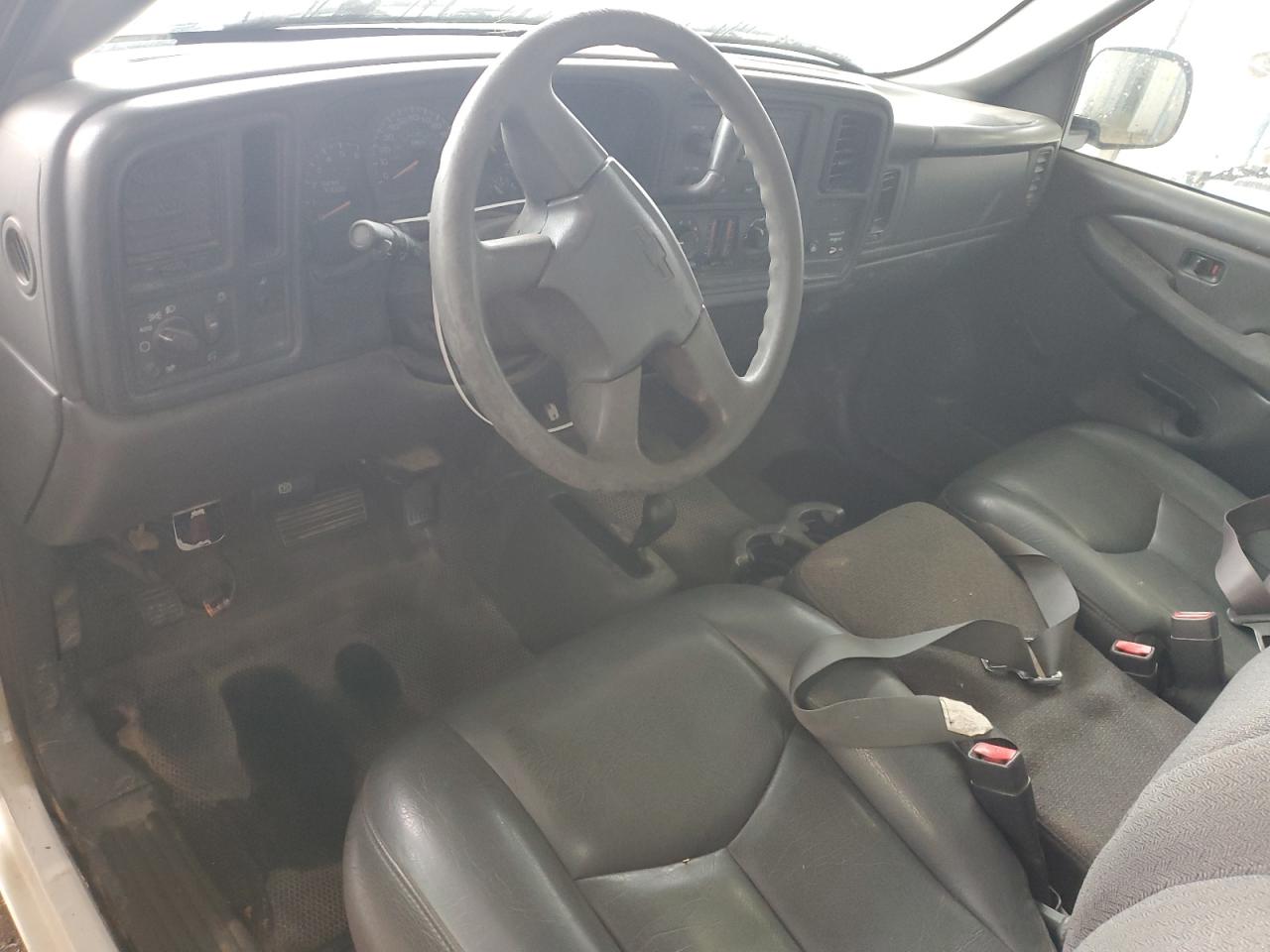 2004 CHEVROLET SILVERADO photo 8