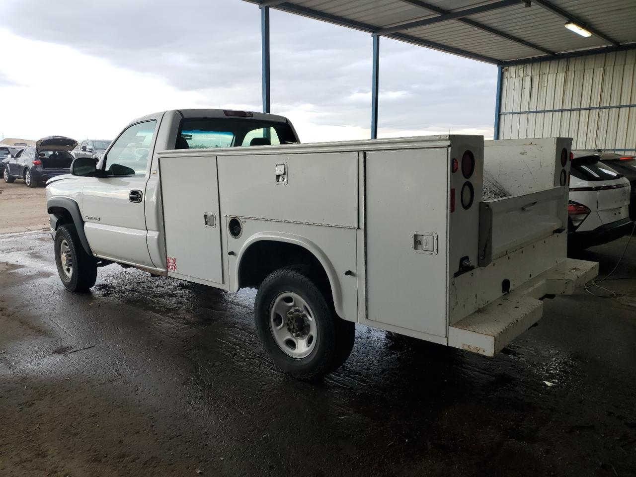 2004 CHEVROLET SILVERADO photo 2