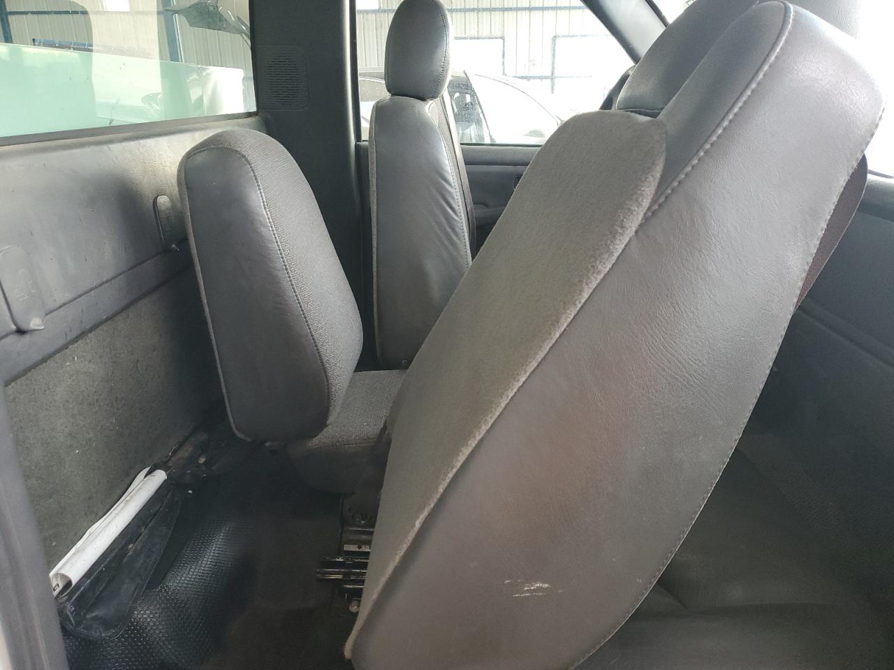 2004 CHEVROLET SILVERADO photo 10