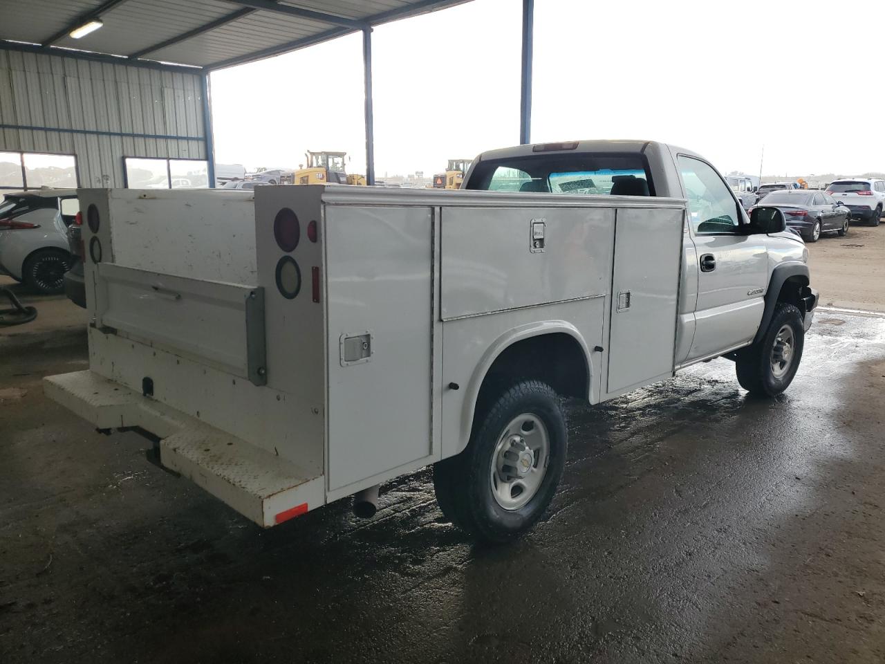 2004 CHEVROLET SILVERADO photo 3