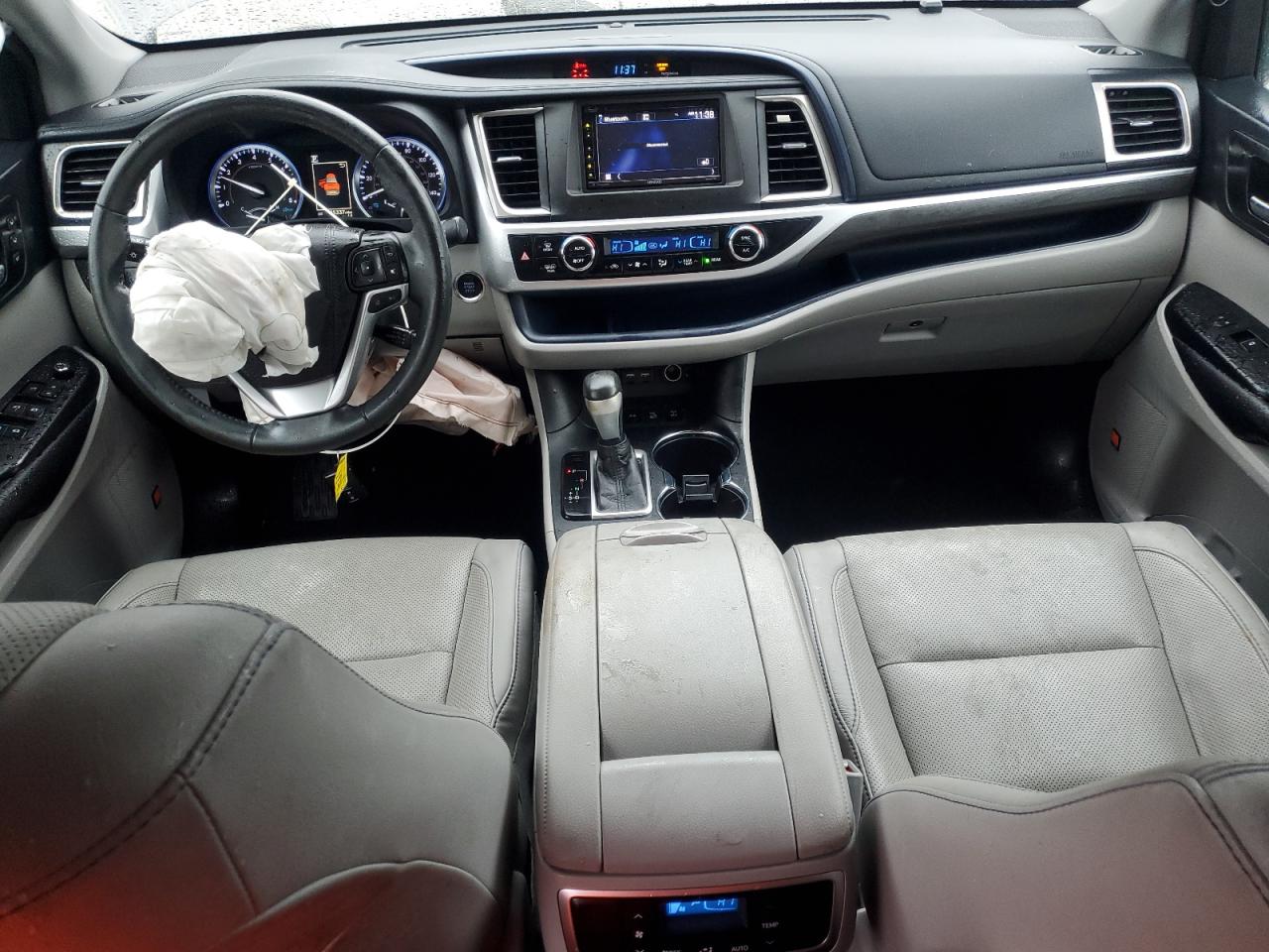 2019 TOYOTA HIGHLANDER LIMITED photo 22