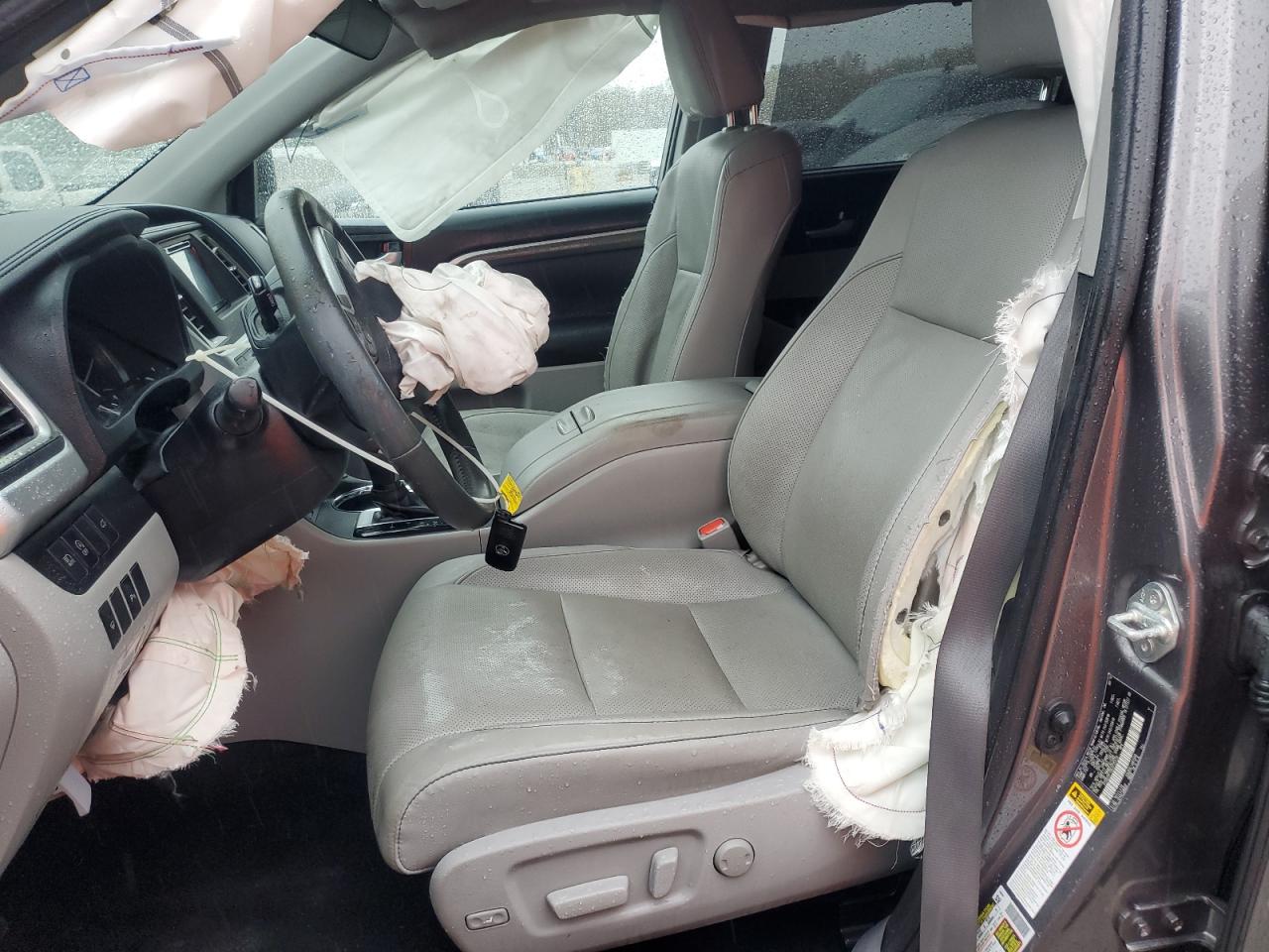 2019 TOYOTA HIGHLANDER LIMITED photo 19